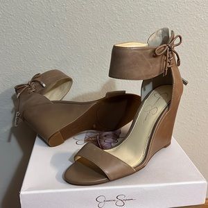 Jessica Simpson Wedges